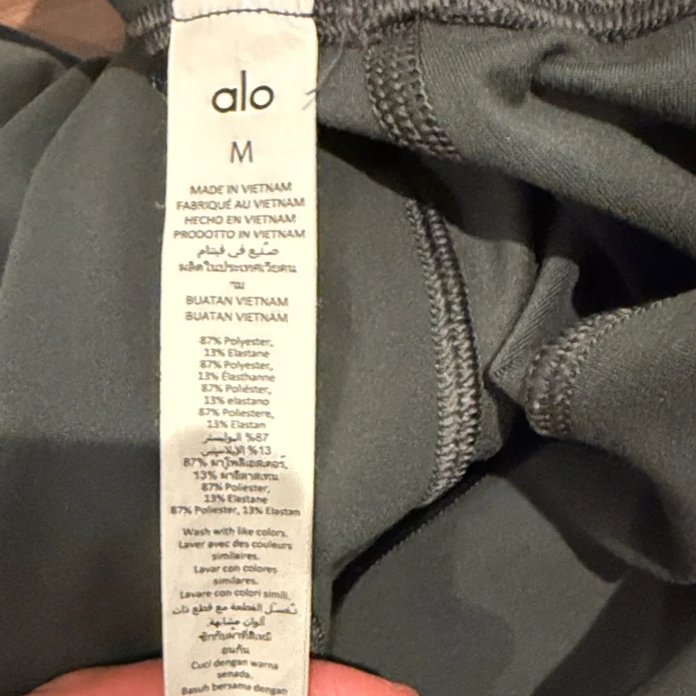 Alo Women's Green Flared Pants - Picture 4 of 7